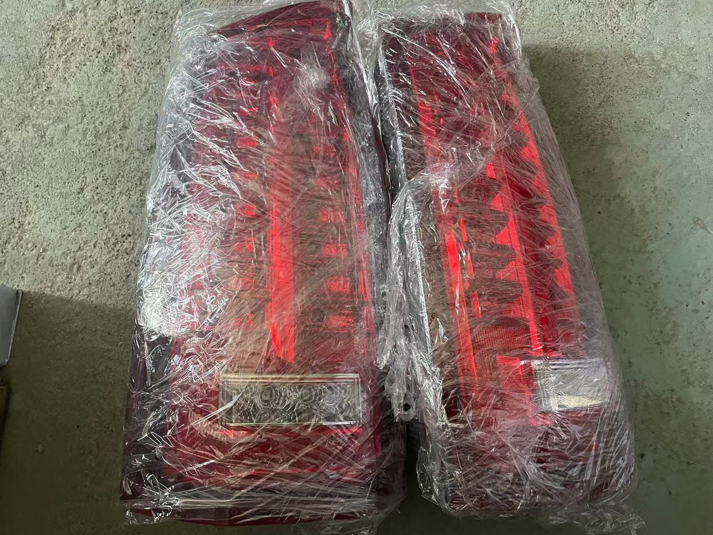 2005-2011 CADILLAC STS LED ECE RED EXPORT TAILLIGHTS PAIR SET NEW USED OEM