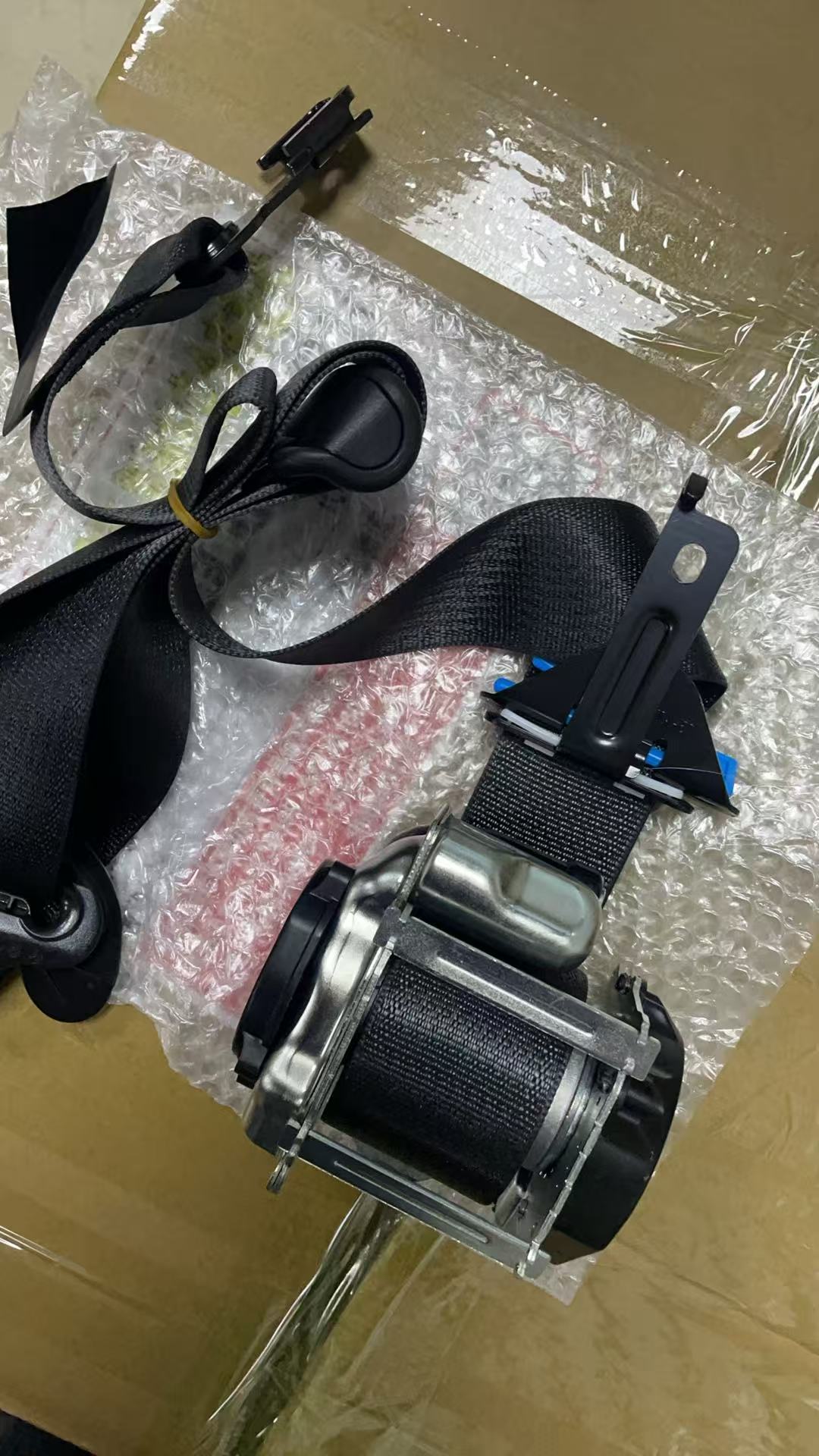 21-27 TRAILBLAZER 20-27 ENCORE GX FR LEFT DRIVER SEAT BELT RETRACTOR NEW OEM GM