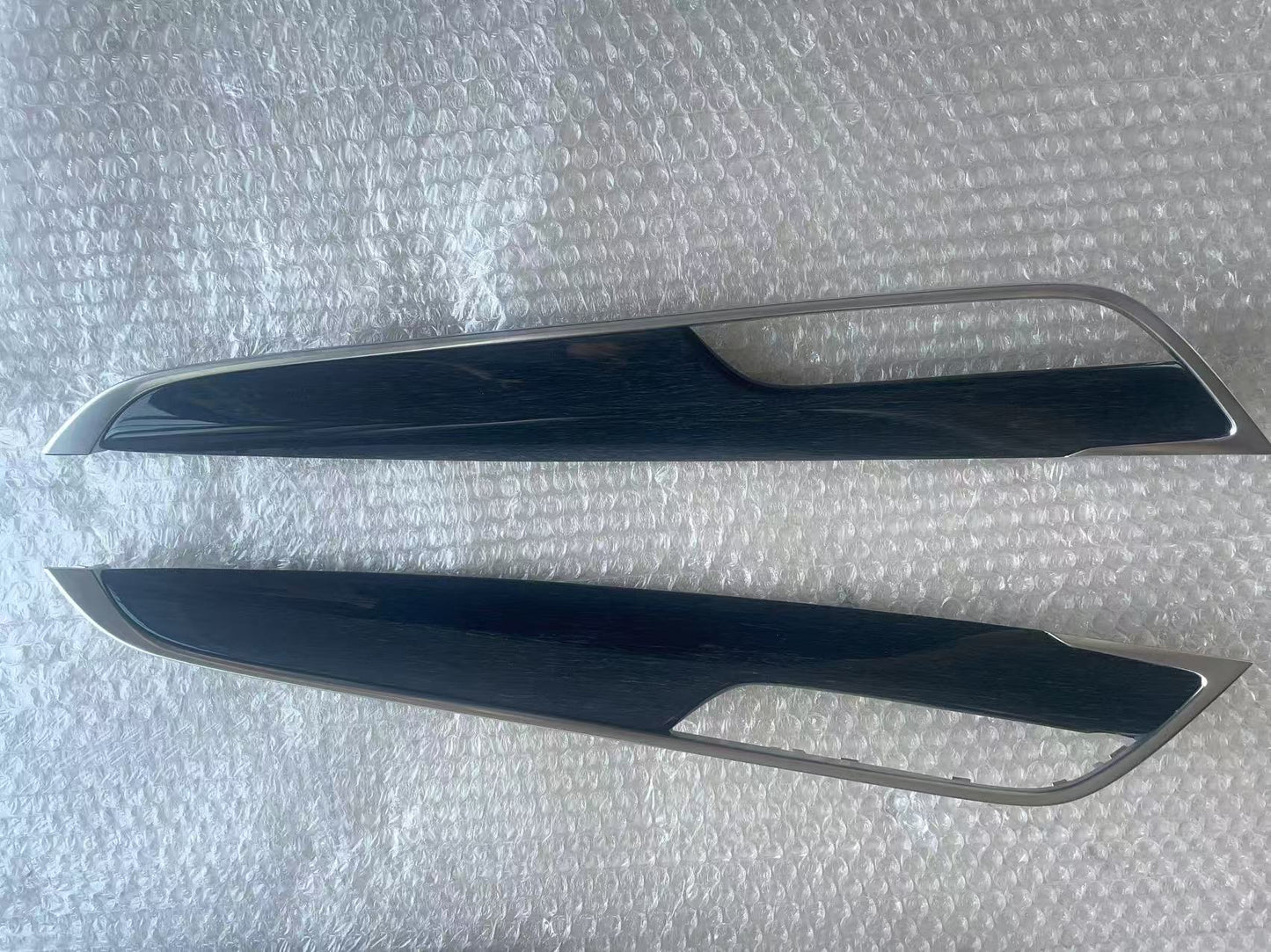 2020-2025 Cadillac XT5 XT6 DOOR APPLIQUE TRIM L+R NEW OEM GM 2pcs 4pcs