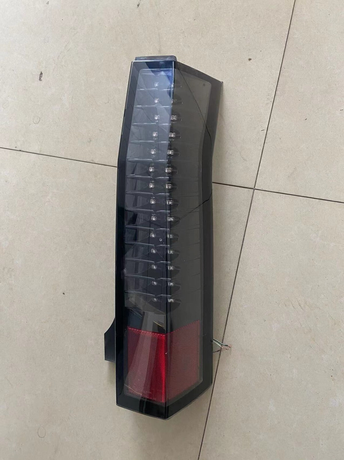 2004-2009 CADILLAC SRX LED ECE EURO EXPORT TAILLIGHTS USED OEM GM