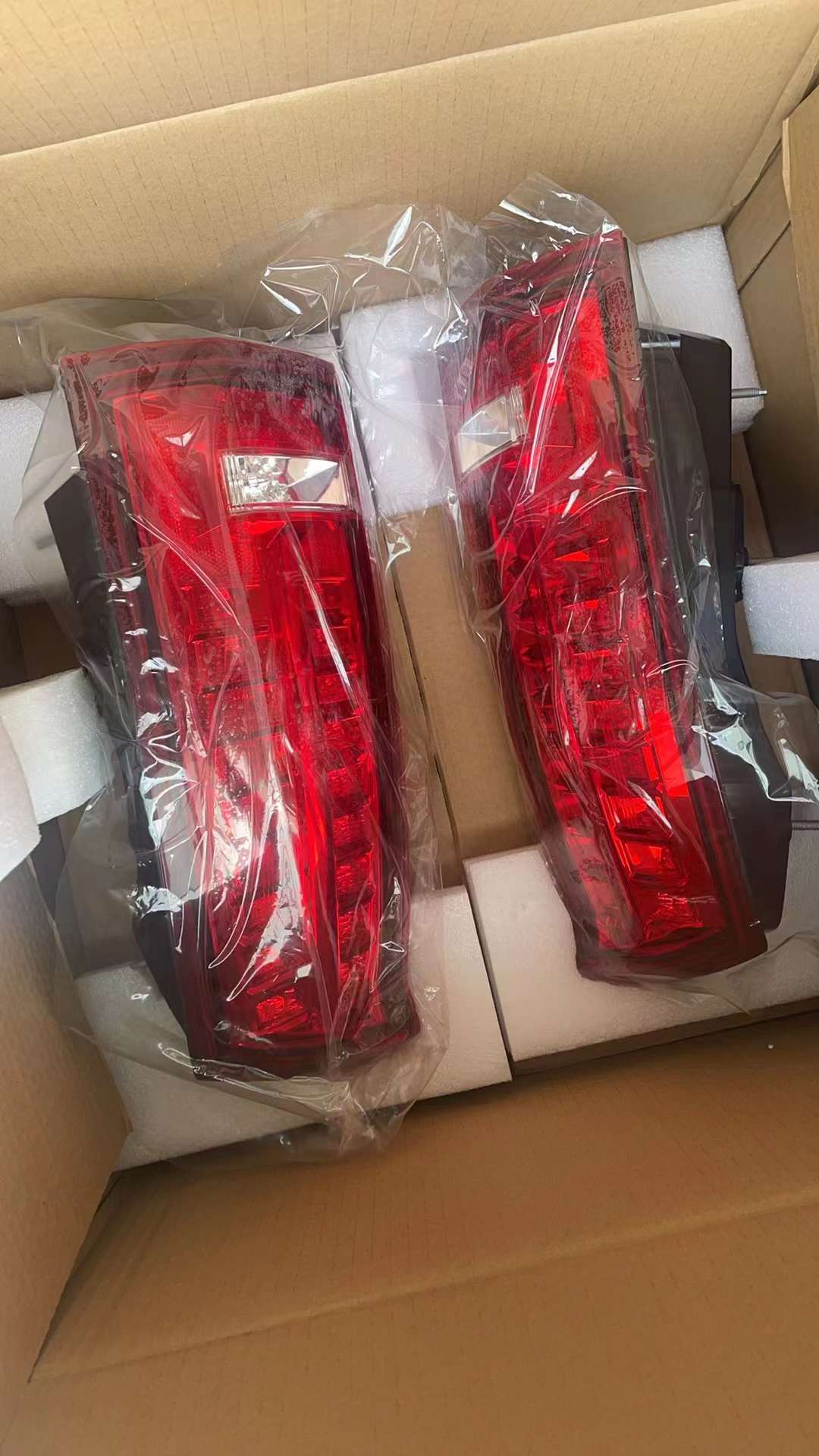2005-2011 CADILLAC STS LED ECE RED EXPORT TAILLIGHTS PAIR SET NEW USED OEM