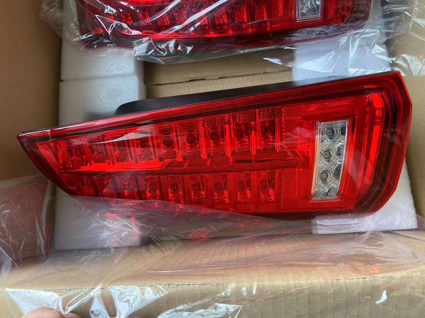2005-2011 CADILLAC STS LED ECE RED EXPORT TAILLIGHTS PAIR SET NEW USED OEM