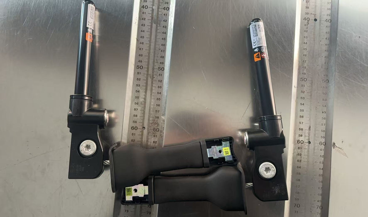 2024-2027 CHEVROLET TRAX FRONT SEAT BELT TENSIONERS NEW OEM GM PAIR