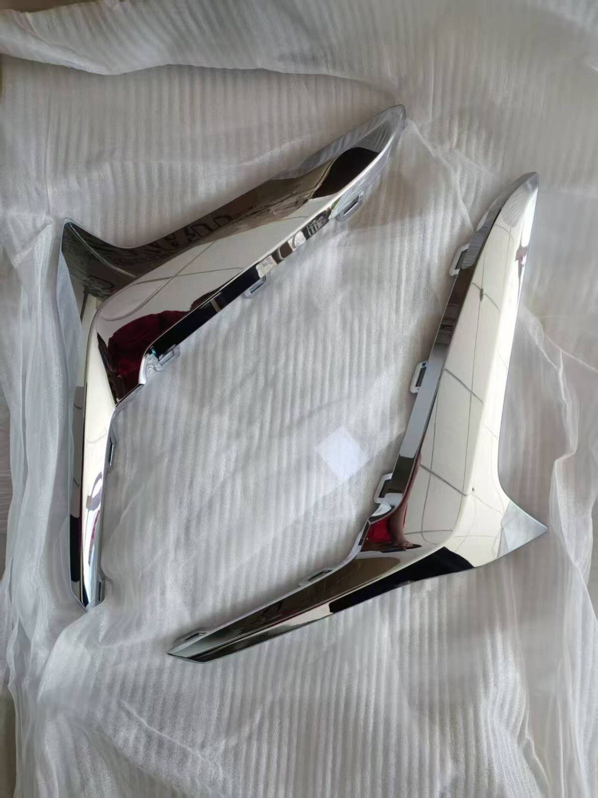 2024-2027 BUICK ENVISION Front Lower Molding New OEM GM 26358132 26358133 26358134 26358135
