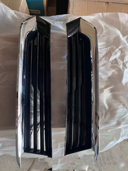 2016-2018 CADILLAC CT6 Front fog lamp BEZEL New OEM GM PAIR