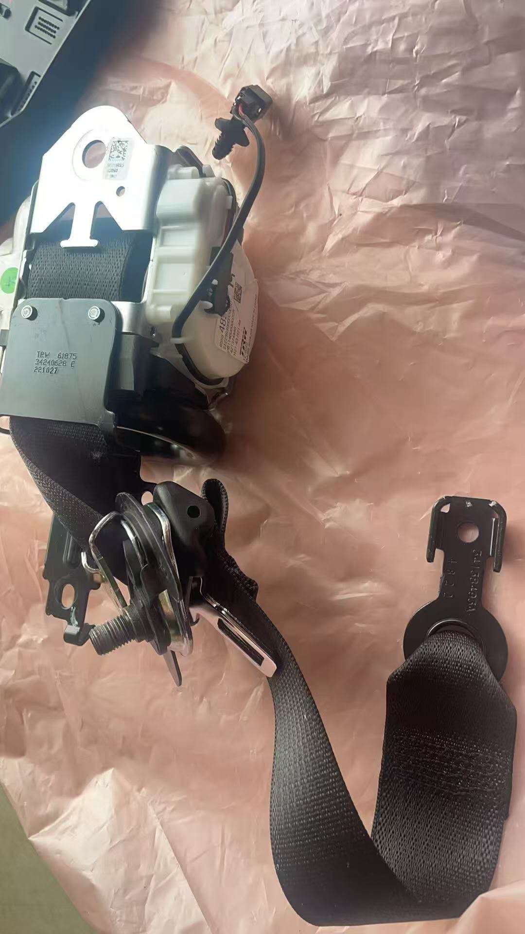 2021-2027 BUICK ENVISION FRONT SEAT BELT RETRACTOR NEW OEM GM