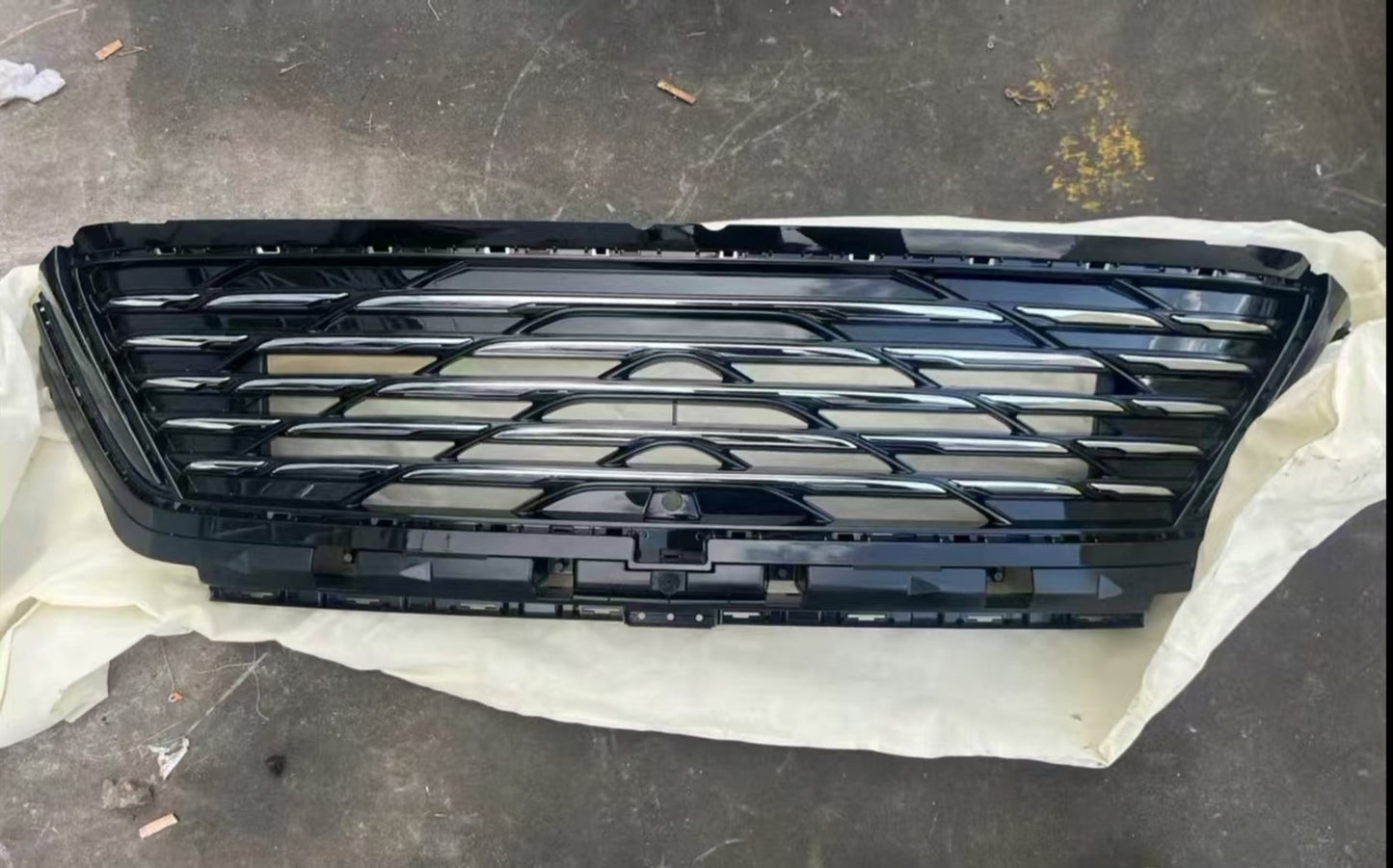 2024 - 2026 BUICK ENVISION PREFERRED GRILLE OEM 26468073 26468070 NEW