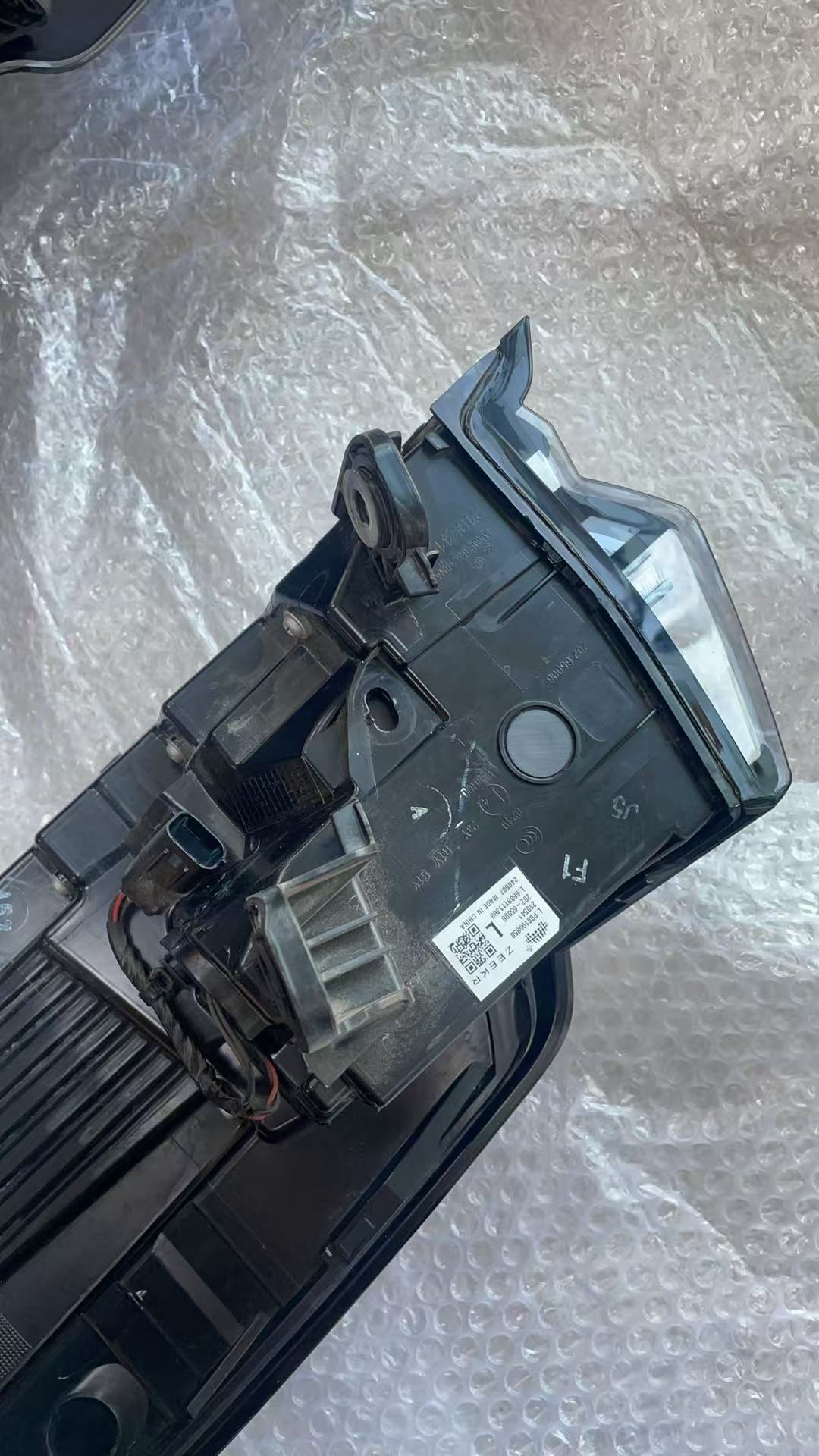 2021-2025 ZEEKR 001 LED TAILLIGHTS USED OEM