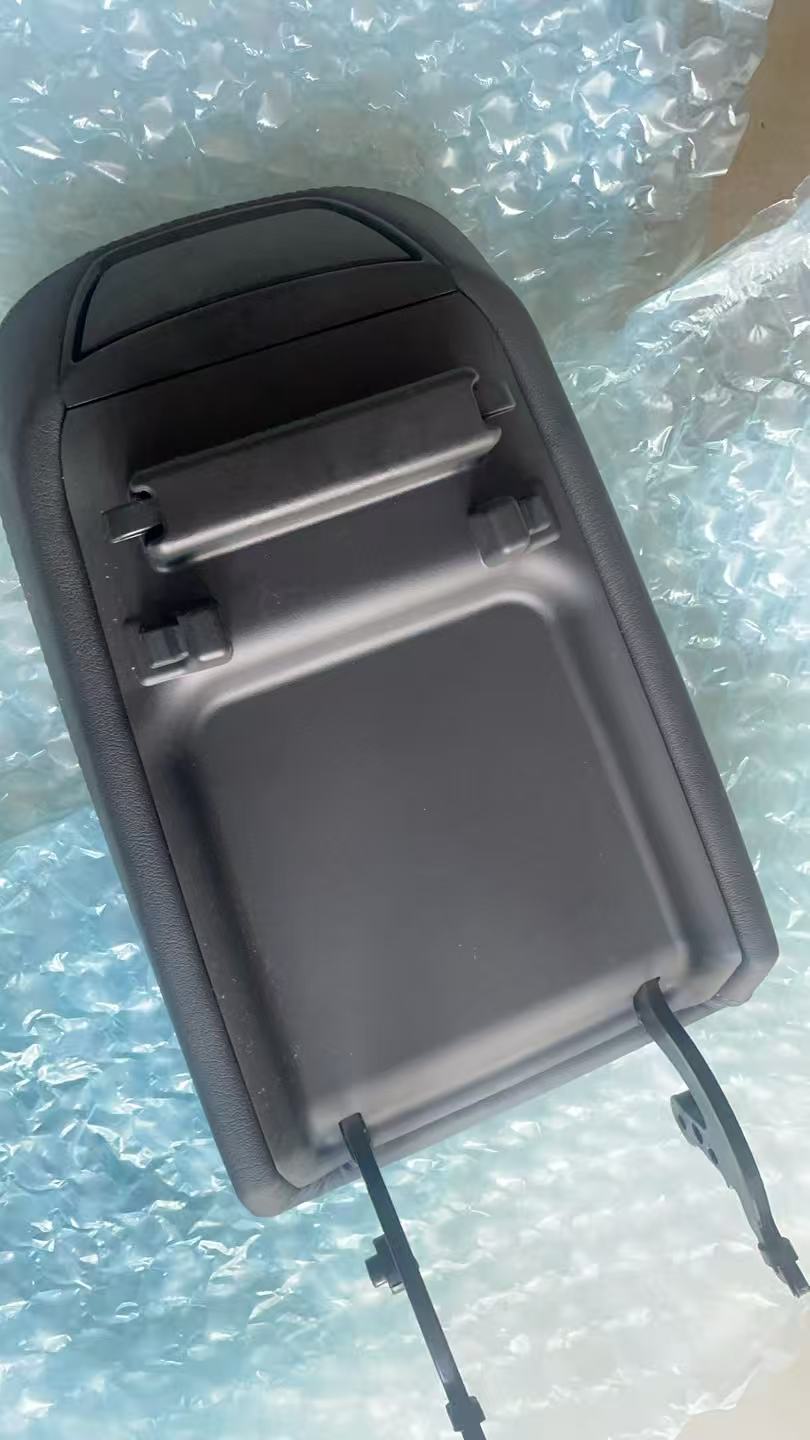 2020 - 2026 Cadillac XT5 XT6 ARMREST BLACK NEW OEM GM 84877152