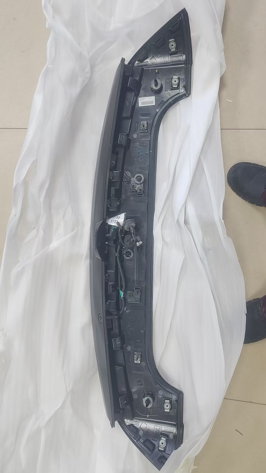 2024-2026 BUICK ENVISION TAILGATE LIFTGATE BACK DOOR ROOF SPOILER & CAMERA OEM