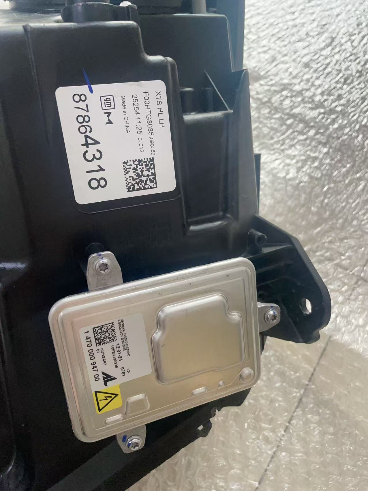 2013 - 2017 CADILLAC XTS EXPORT HEADLIGHT LEFT RIGHT LIKE NEW OE