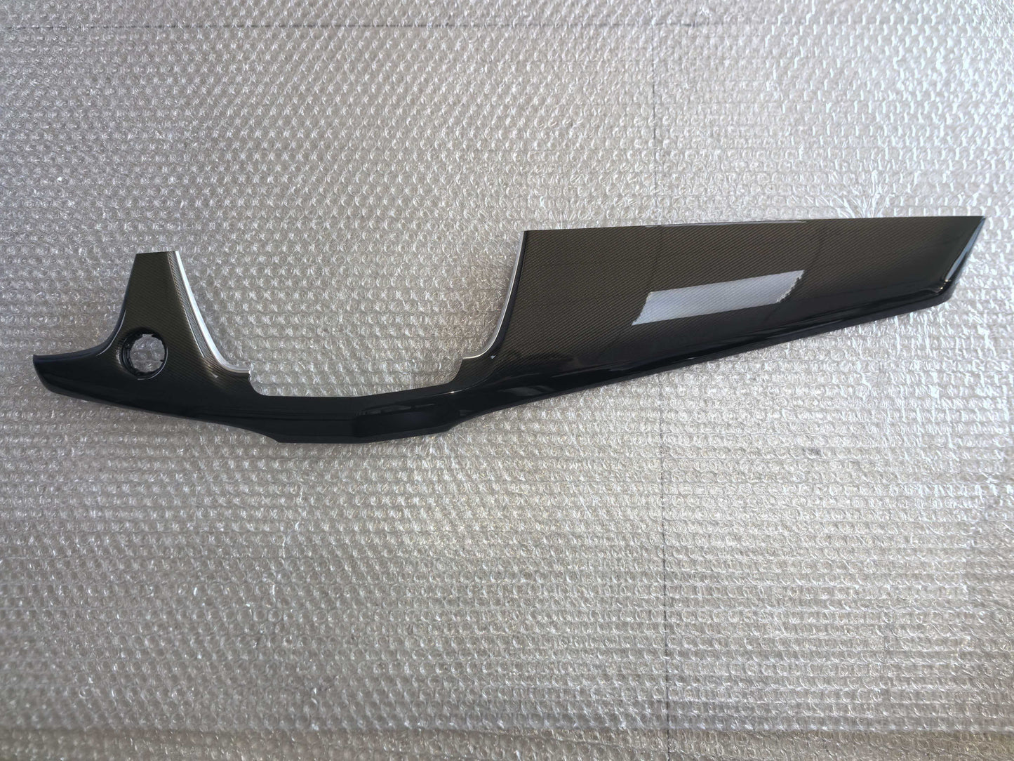 2020-25 CADILLAC XT6 CENTER DASH CARBON APPLIQUE TRIM NEW OEM GM 84793119