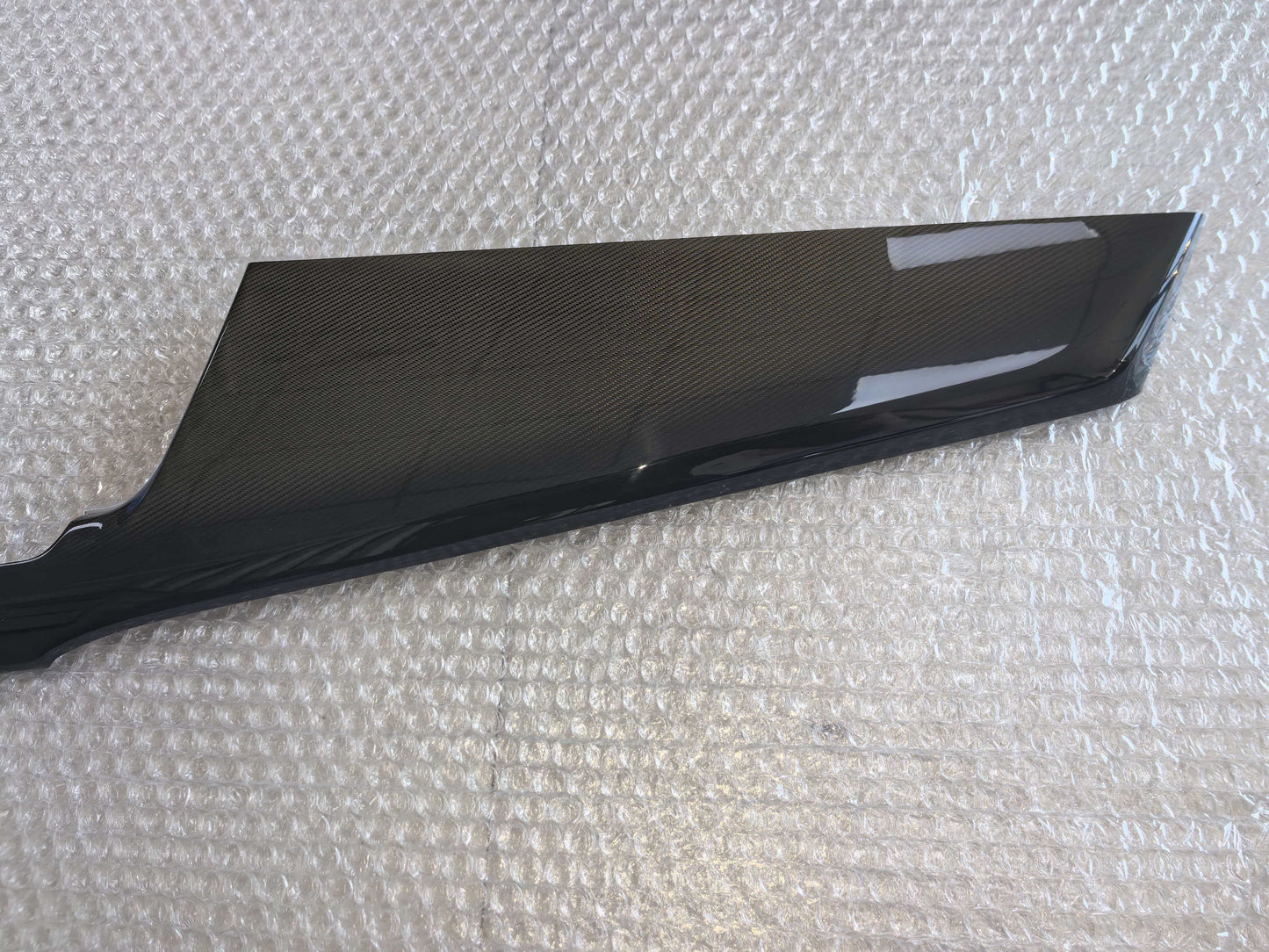 2020-25 CADILLAC XT6 CENTER DASH CARBON APPLIQUE TRIM NEW OEM GM 84793119