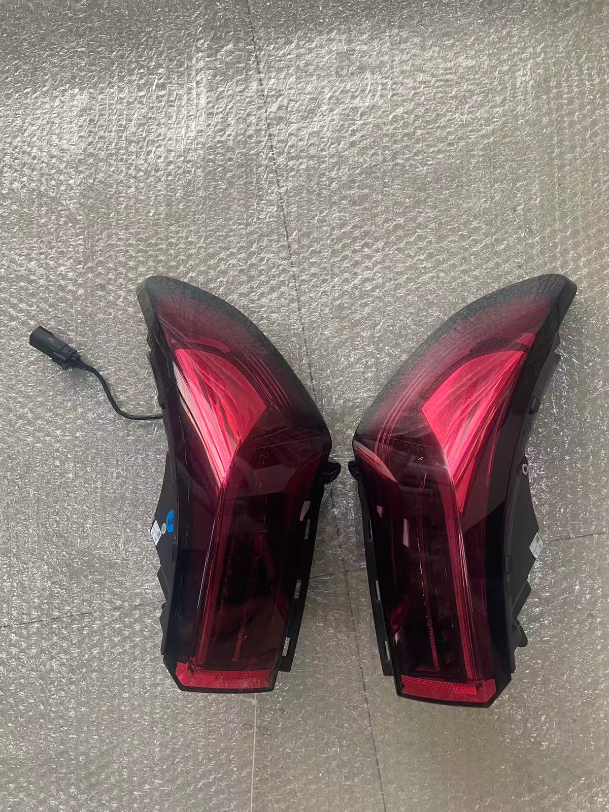 2024-2027 BUICK ENVISION PREFERRED ST RED EXPORT TAILLIGHTS NEW OEM