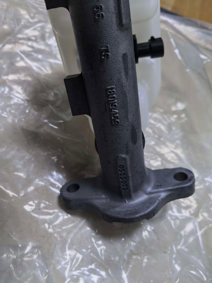 05-08 STS 05-07 CTS 05-09 SRX BRAKE MASTER CYLINDER 19209183 10367561 NEW OEM GM