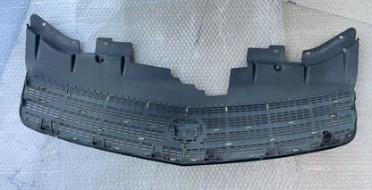 2005 - 2007 CADILLAC STS PLATINUM GRILLE 9021417 09021417 USED OE GM