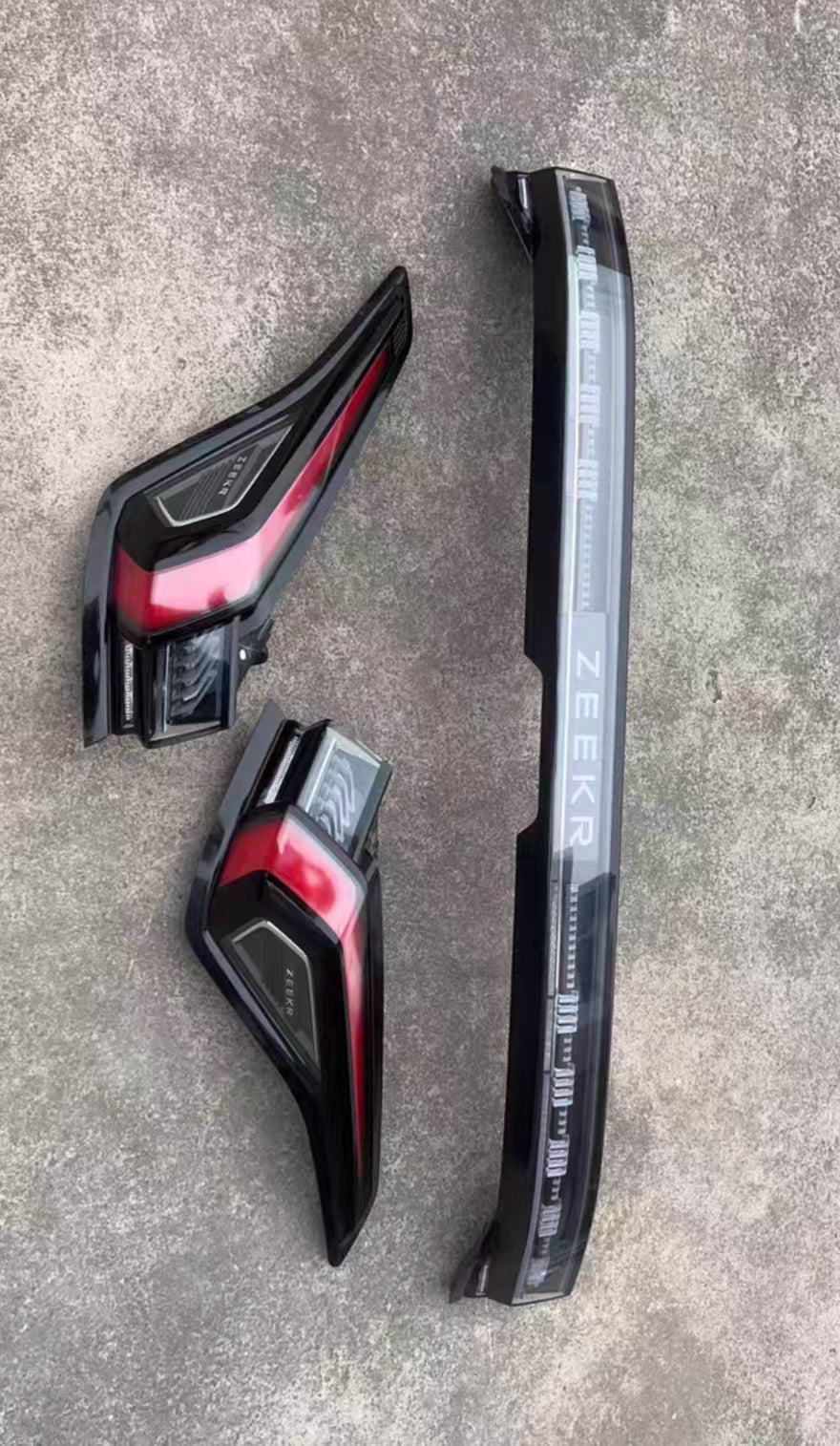 2021-2025 ZEEKR 001 LED TAILLIGHTS USED OEM