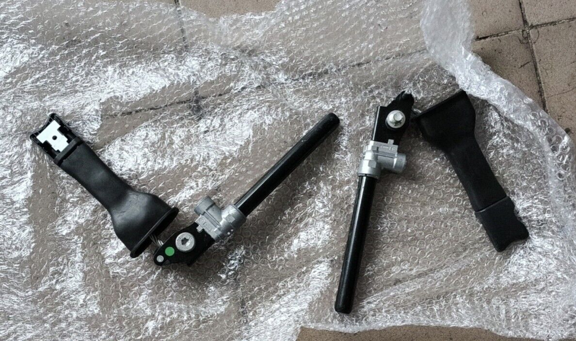 2024-2027 CHEVROLET TRAX FRONT SEAT BELT TENSIONERS NEW OEM GM PAIR